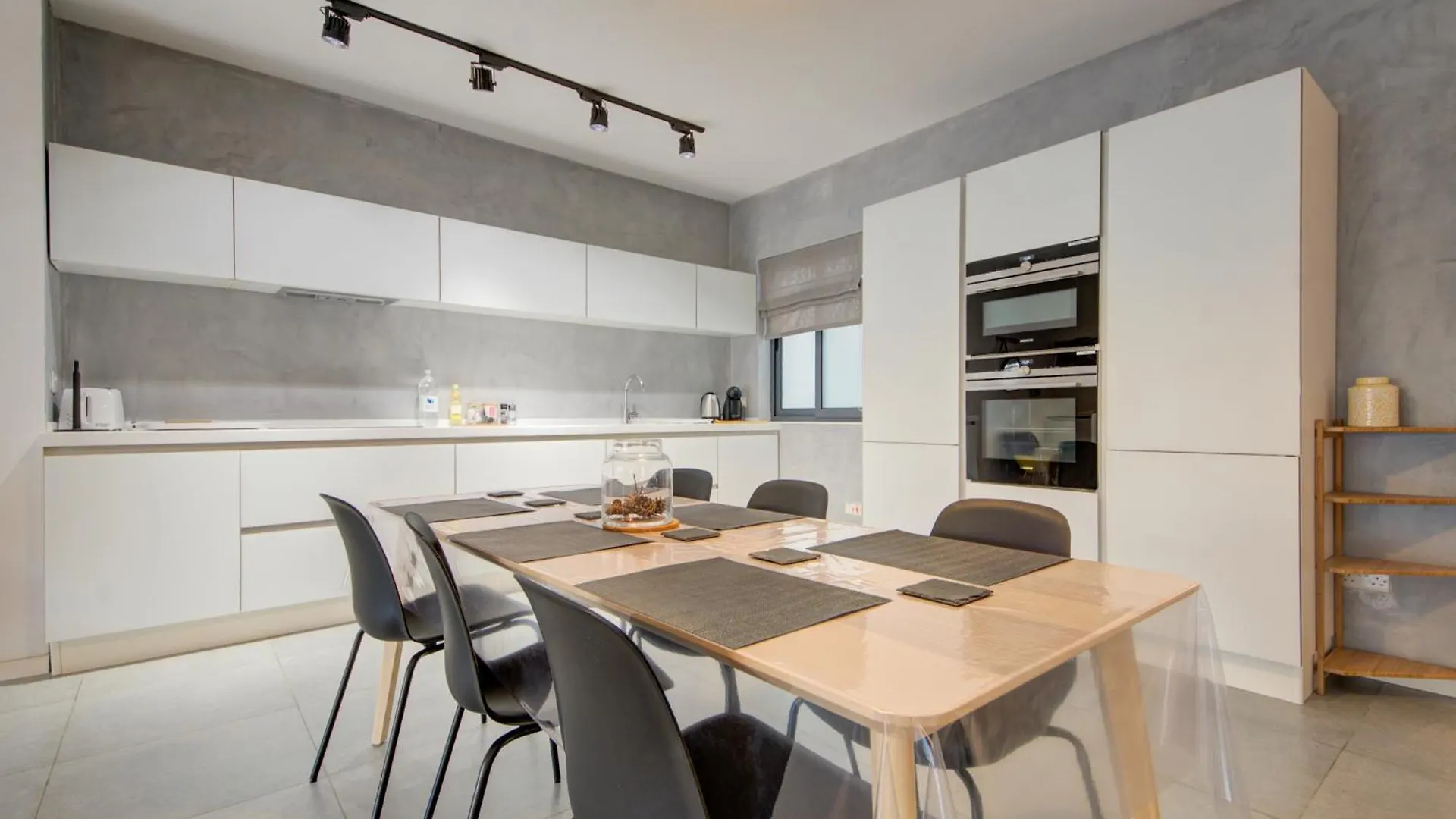 Modern Marsaxlokk Apartment 0*,  Malta